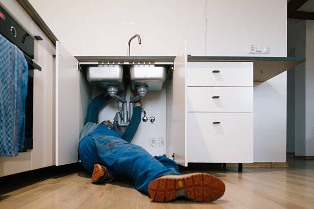 Professional Leak Detection technician working in Williams, OR